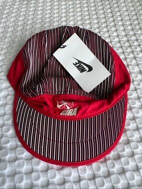 Gira Nike Red and Black Striped Running Cap